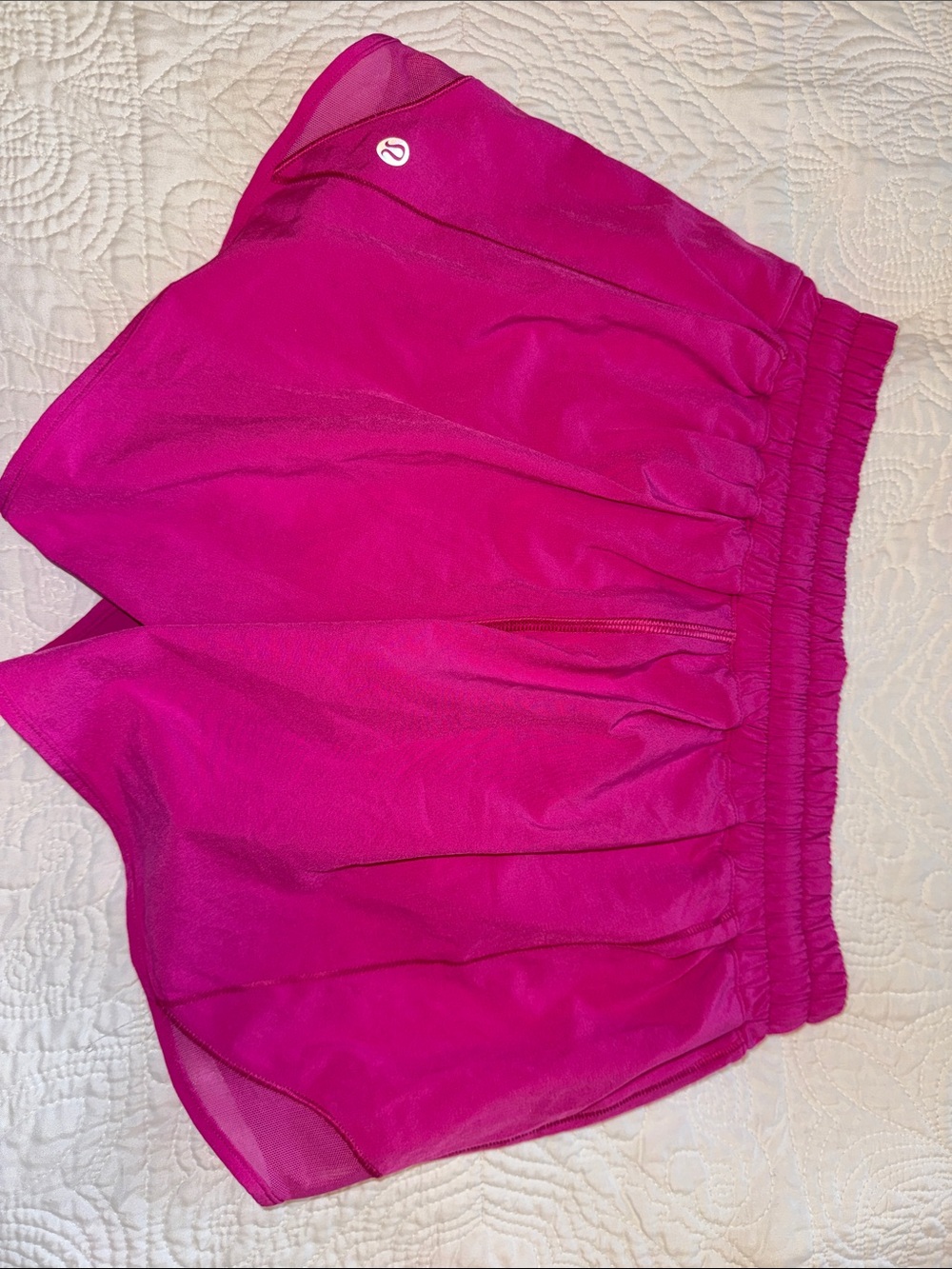 lululemon women’s hotty hot high rise lined 2.5’’ short- hot pink